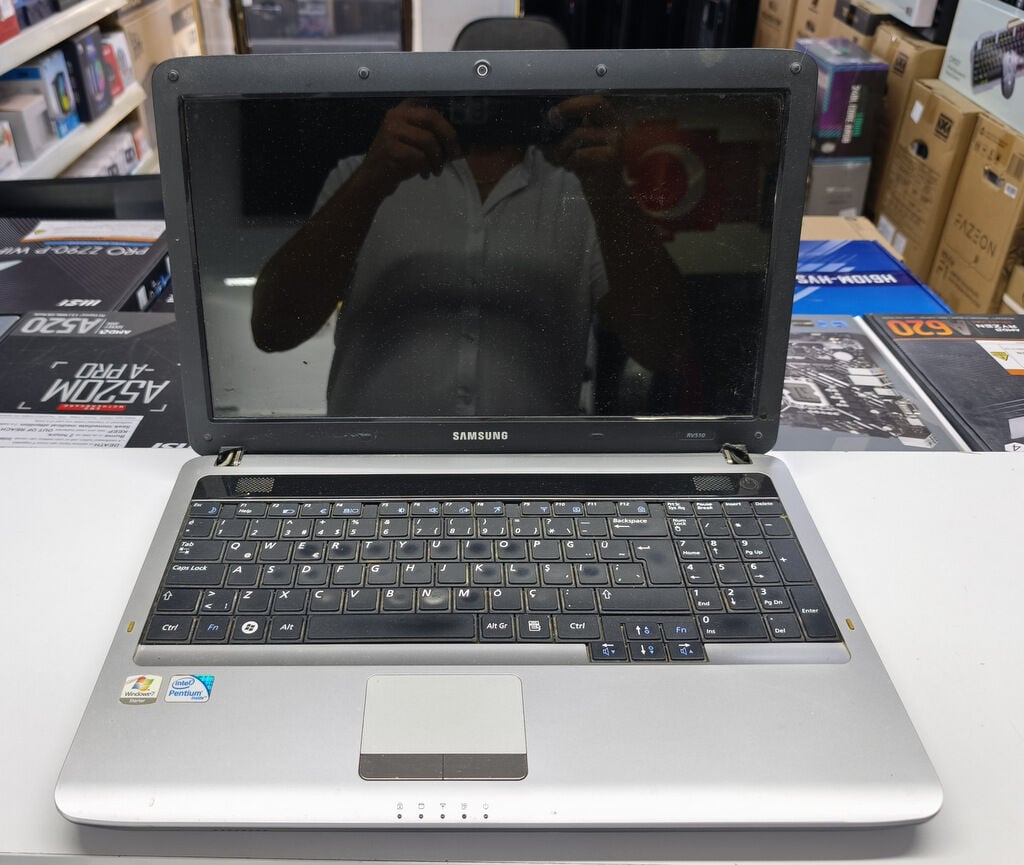 Samsung RV510 RV508 R525 P530 R528 R523 R580 R538 R540 R530 Anakart Ekran Kasa